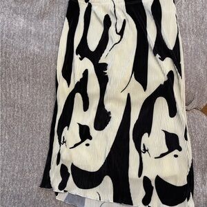 Elegant Black and Cream Women's Skirt